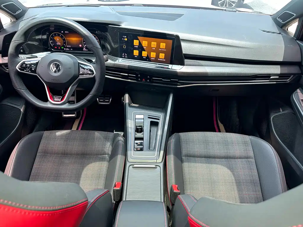 VOLKSWAGEN GOLF GTI 2021