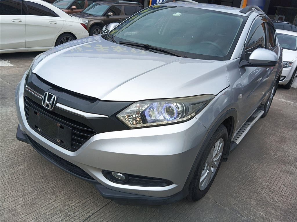 HONDA VEZEL 2015