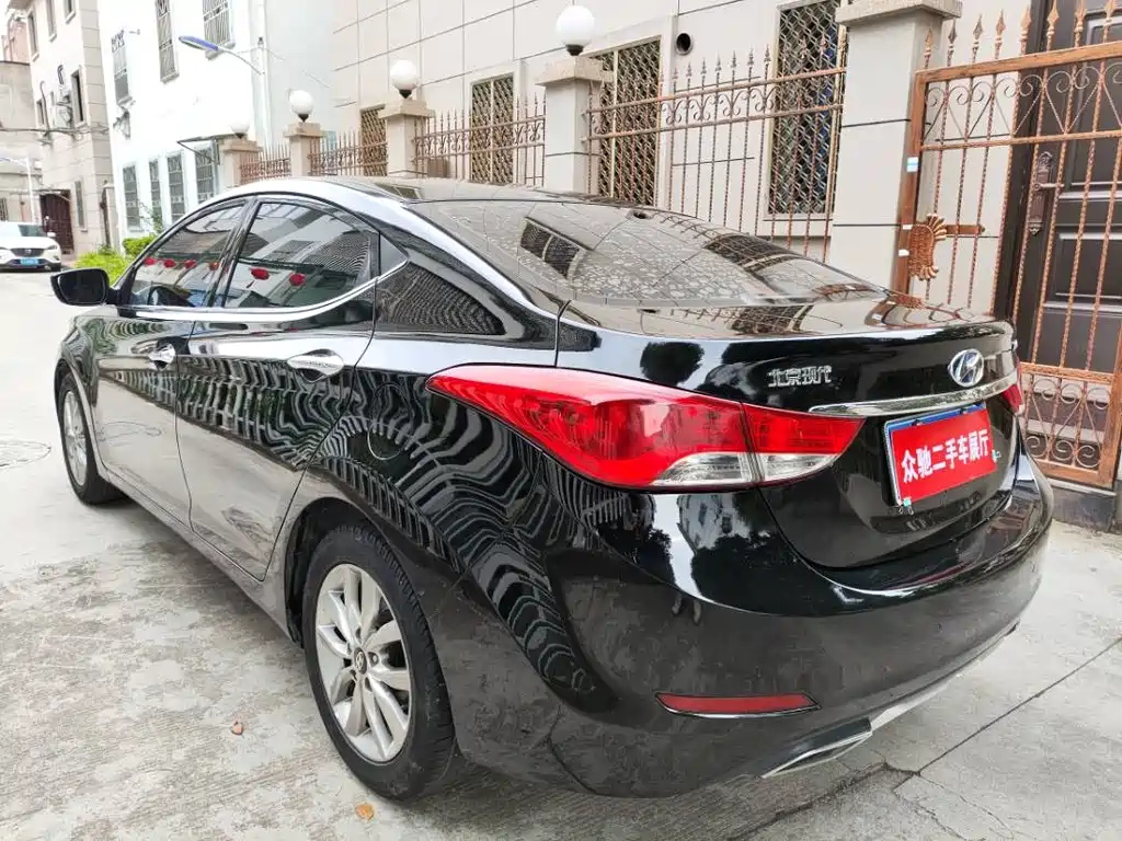 HYUNDAI ELANTRA 2015