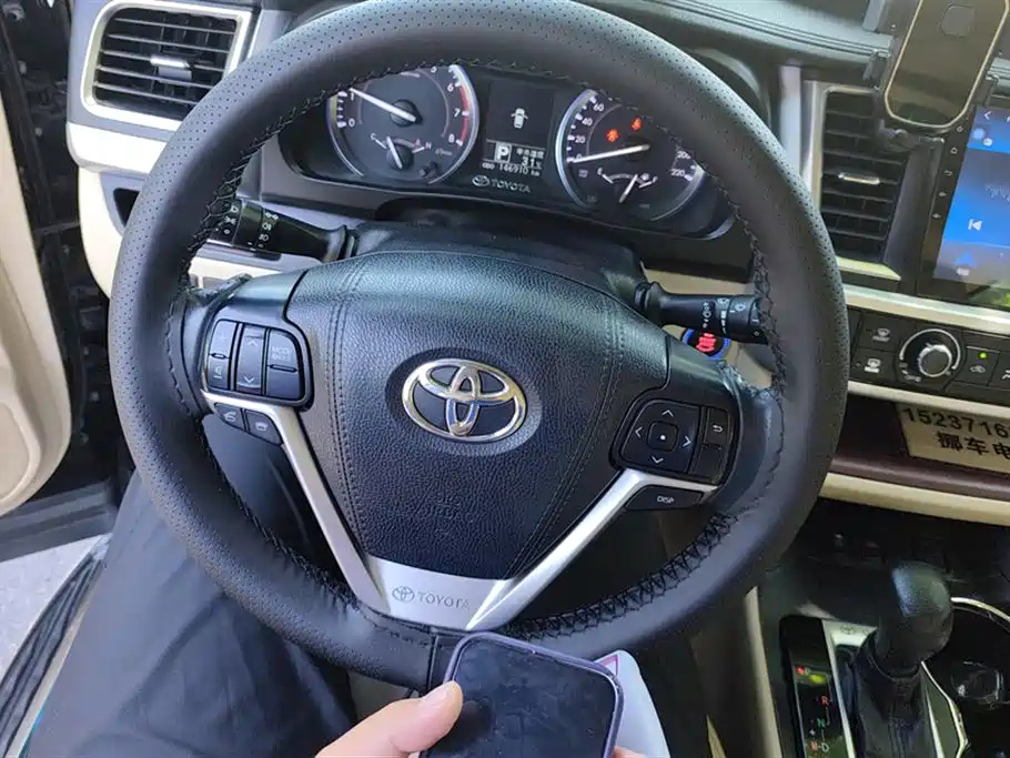 TOYOTA HIGHLANDER 2017