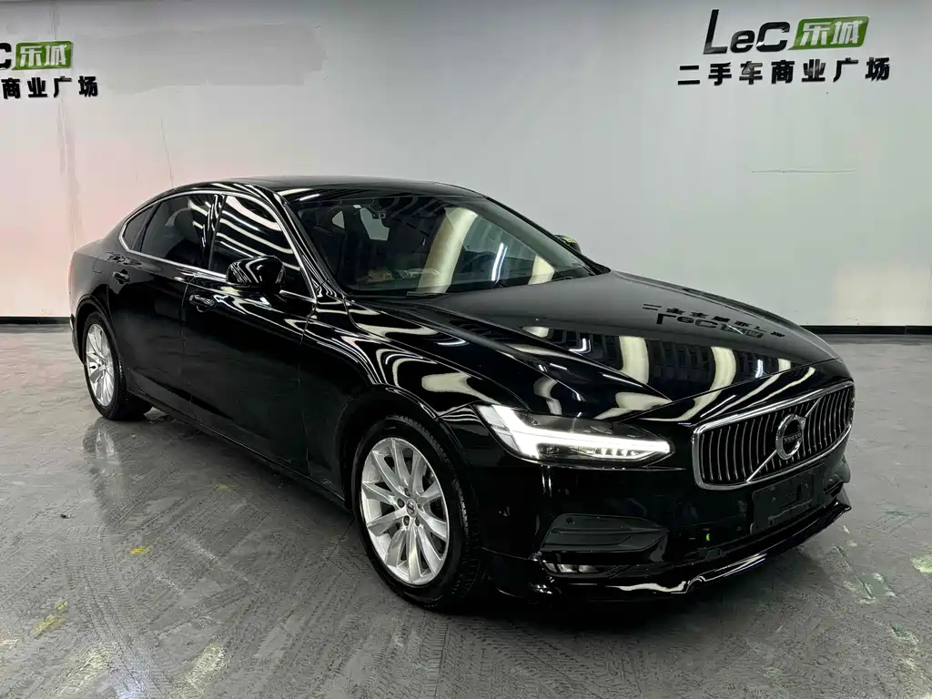 VOLVO S90 2017