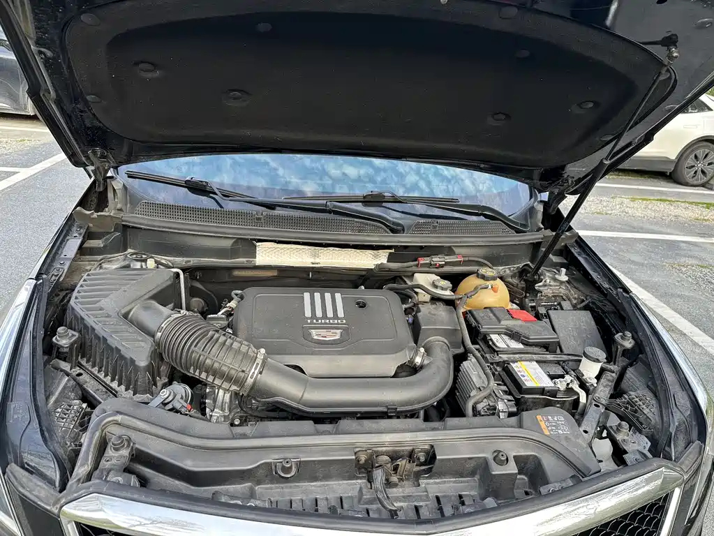 CADILLAC XT5 2021