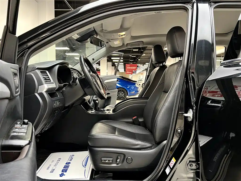 TOYOTA HIGHLANDER 2019