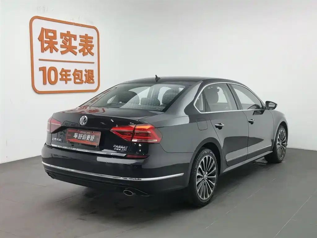 VOLKSWAGEN PASSAT 2017