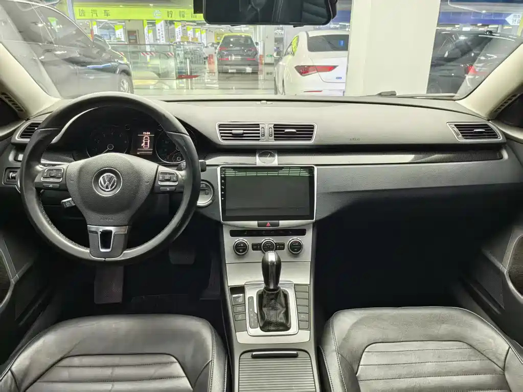VOLKSWAGEN MAGOTAN 2013
