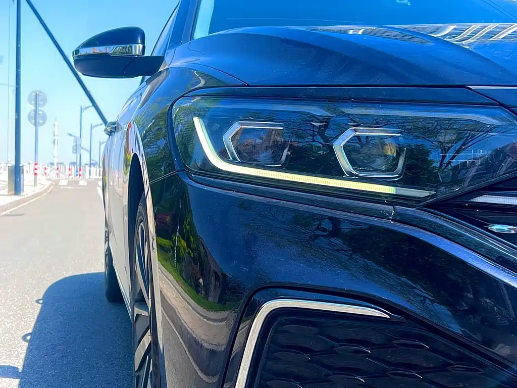 VOLKSWAGEN PASSAT 2022