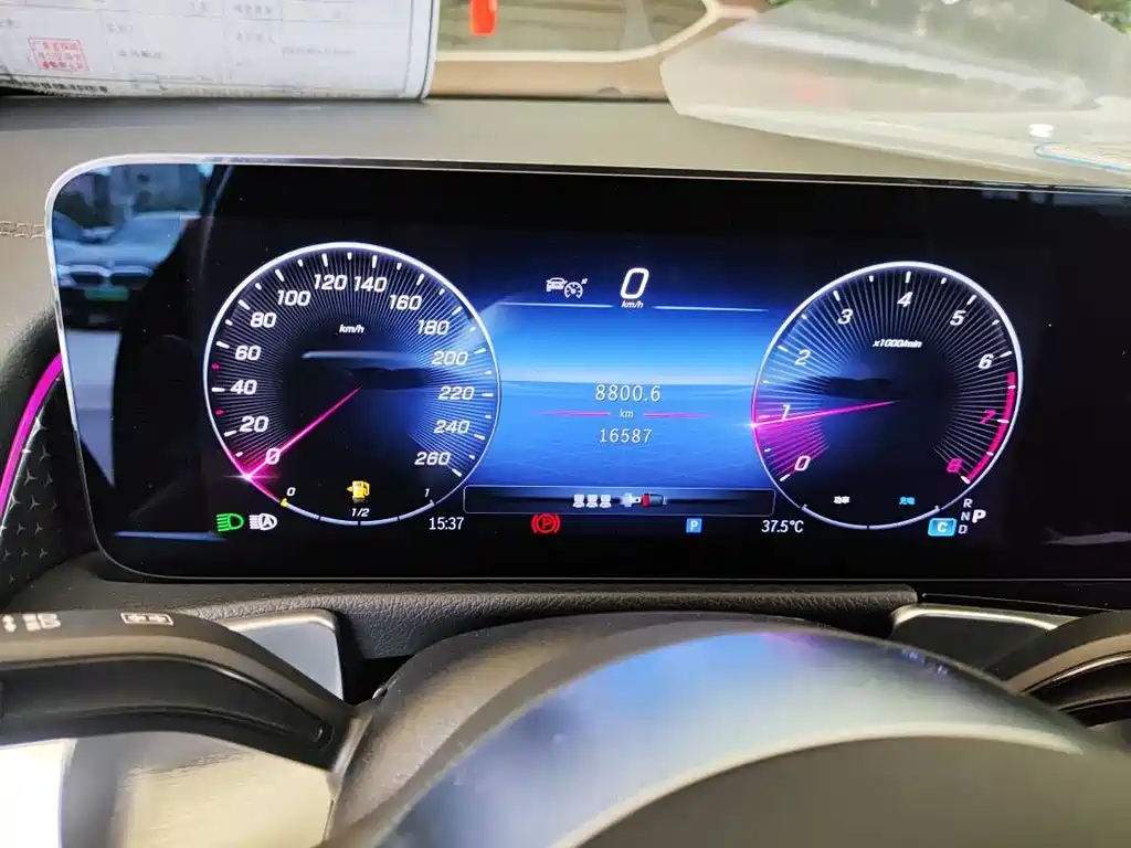 MERCEDES BENZ GLB 2024