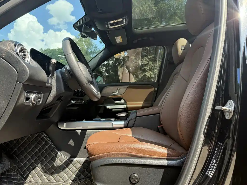 MERCEDES BENZ GLB 2021