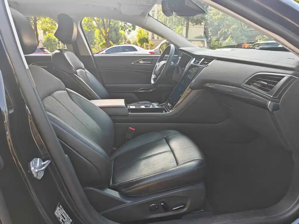 FORD TAURUS 2019