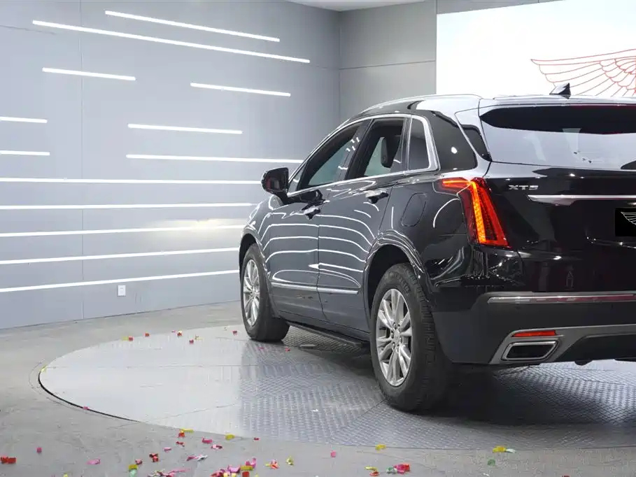 CADILLAC XT5 2021