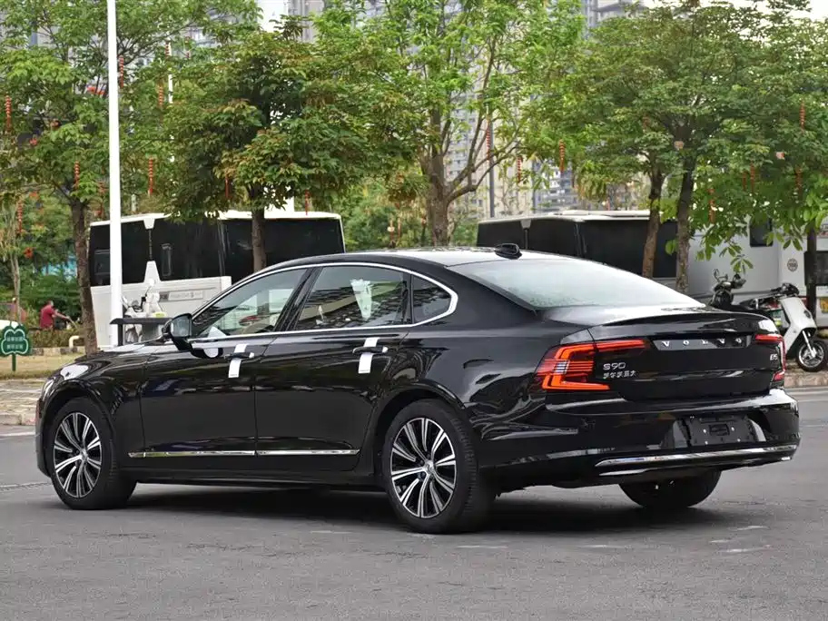 VOLVO S90 2021
