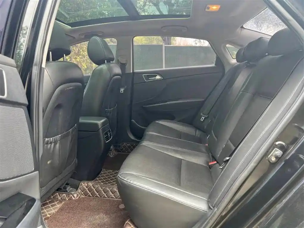 HYUNDAI MISTRA 2014