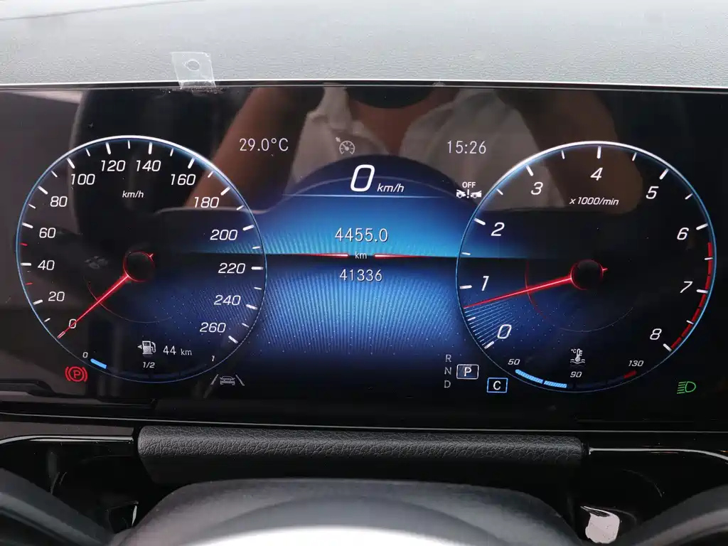 MERCEDES BENZ GLA 2023