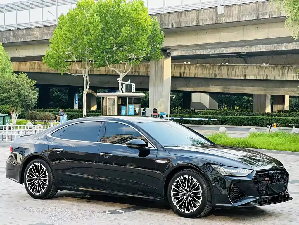 AUDI A7L 2025