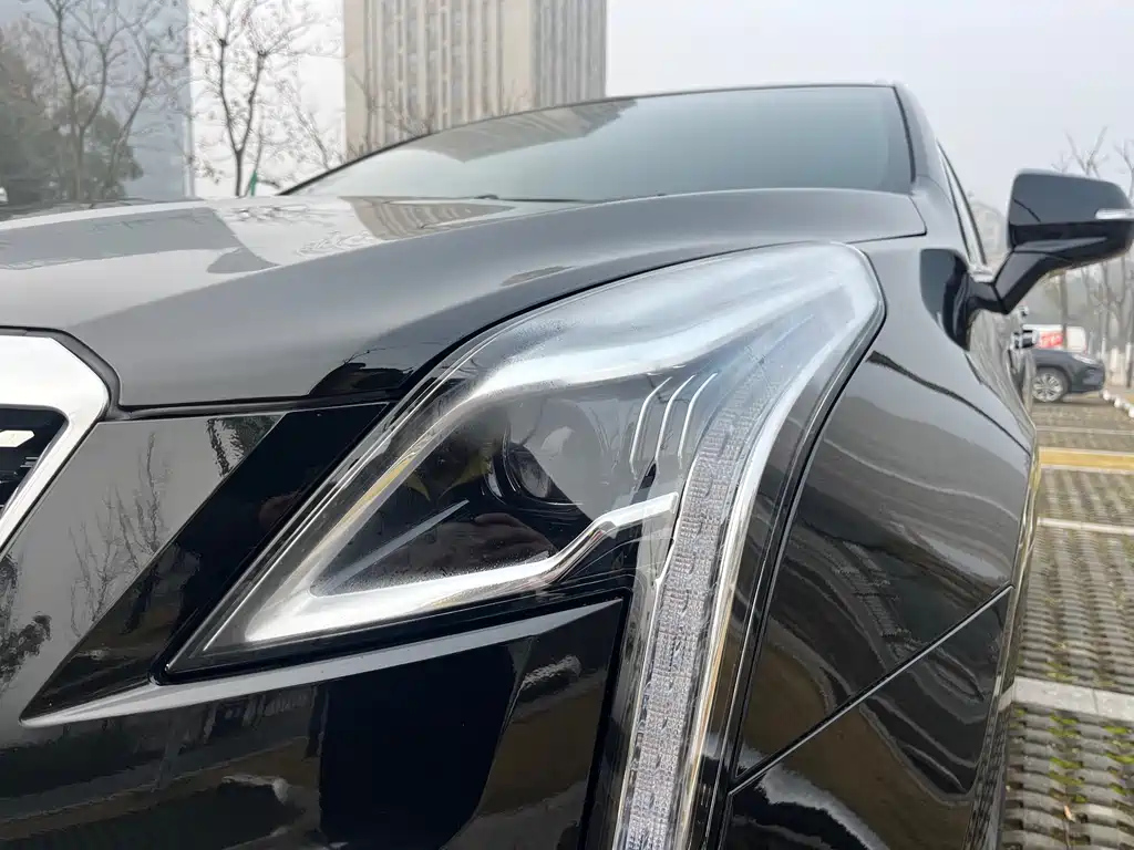 CADILLAC XT5 2020