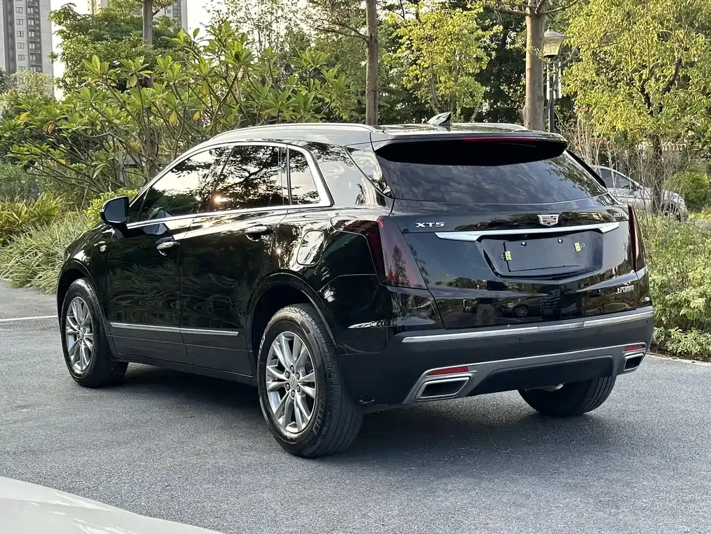 CADILLAC XT5 2021