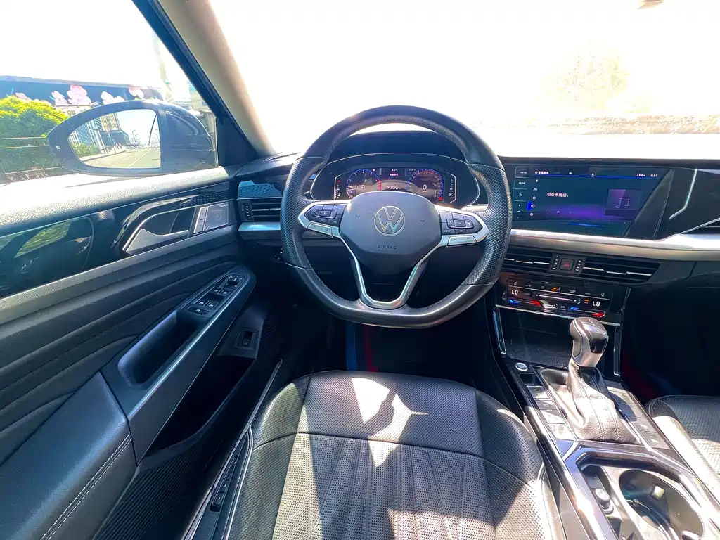 VOLKSWAGEN PASSAT 2022