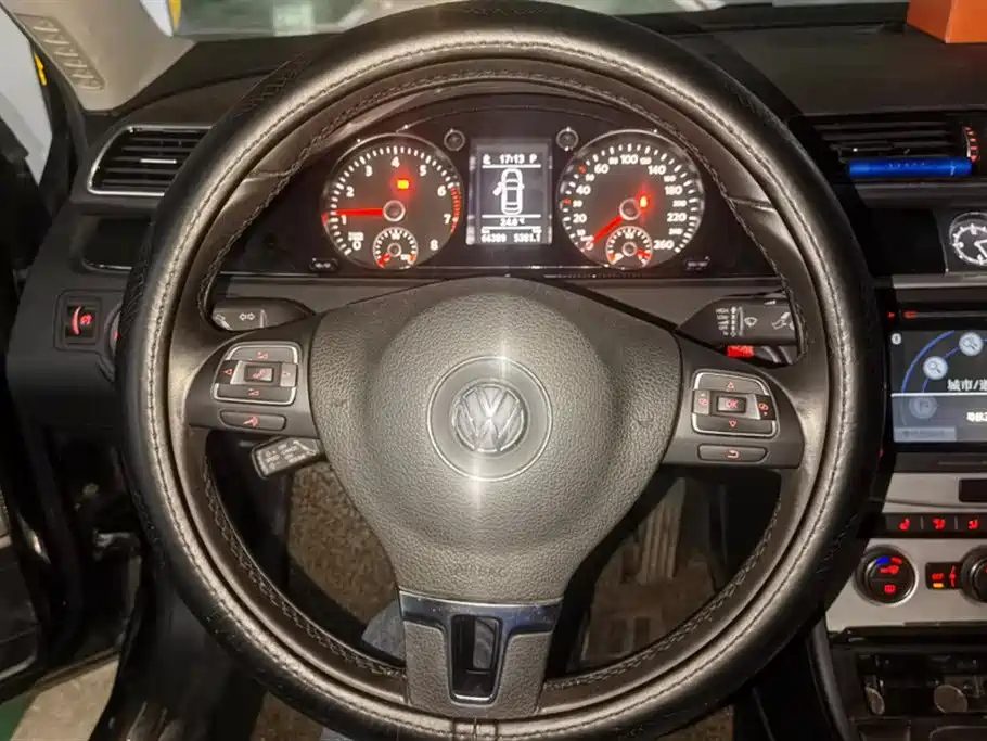 VOLKSWAGEN MAGOTAN 2016