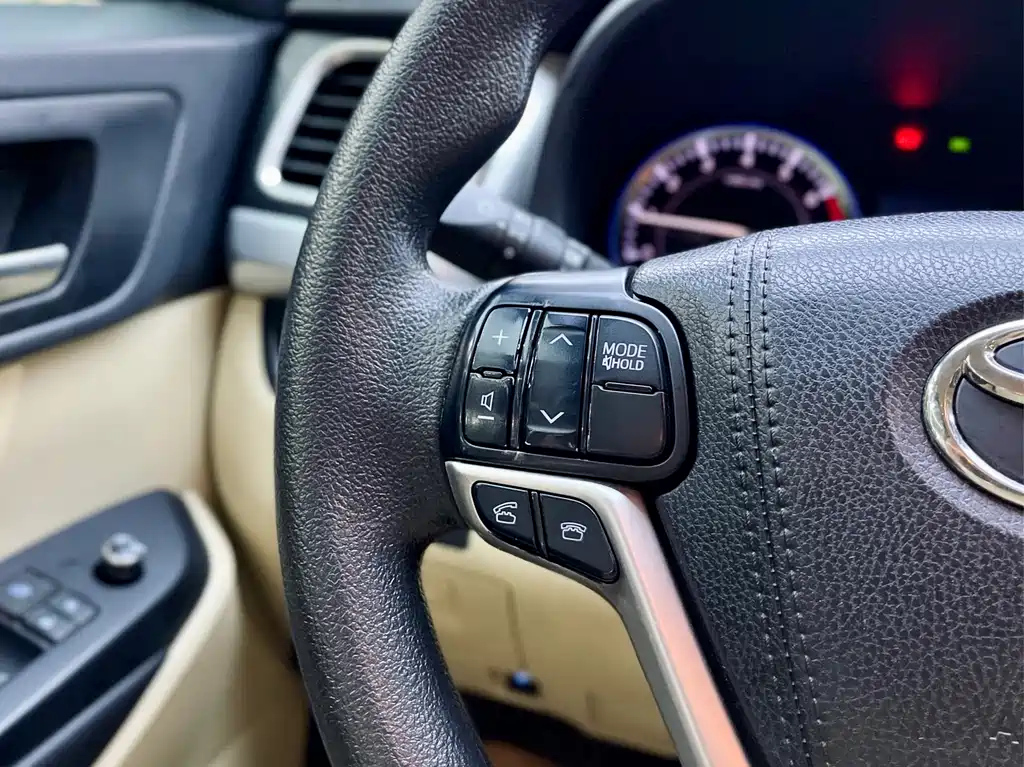 TOYOTA HIGHLANDER 2015