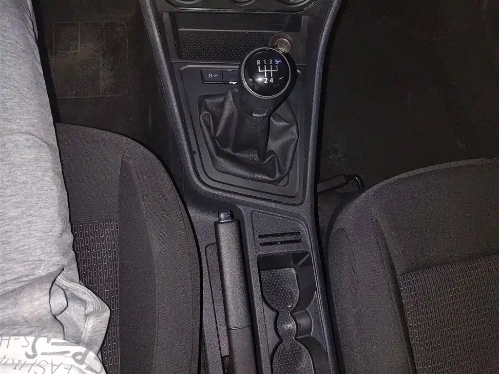 VOLKSWAGEN LAVIDA 2015