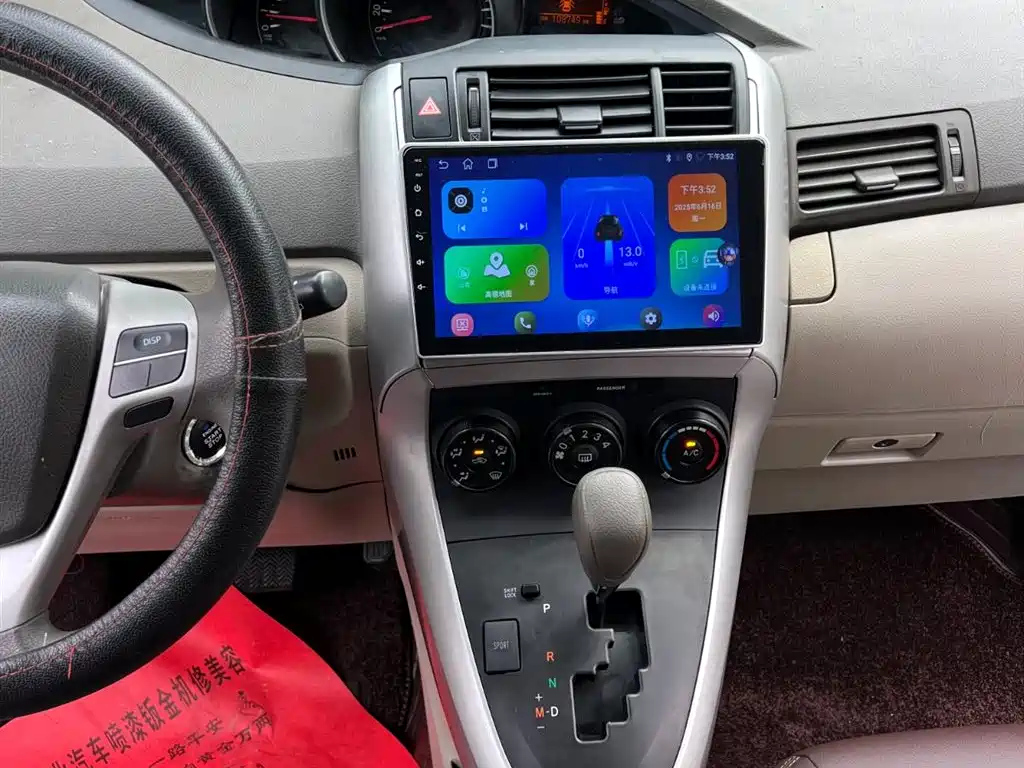 TOYOTA ESCAPE 2014