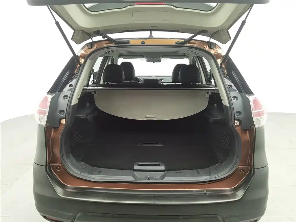 NISSAN X-TRAIL 2014