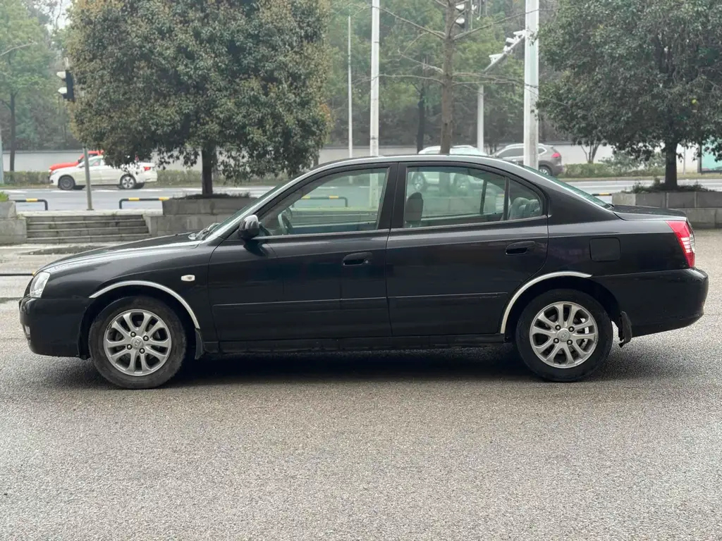 HYUNDAI ELANTRA 2011