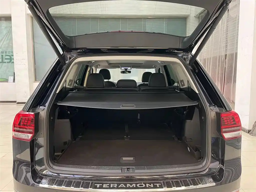 VOLKSWAGEN TOURAN 2021