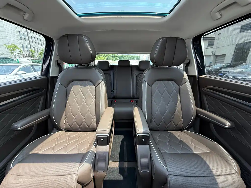 VOLKSWAGEN VILORAN 2020