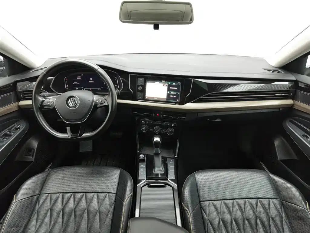 VOLKSWAGEN PASSAT 2019
