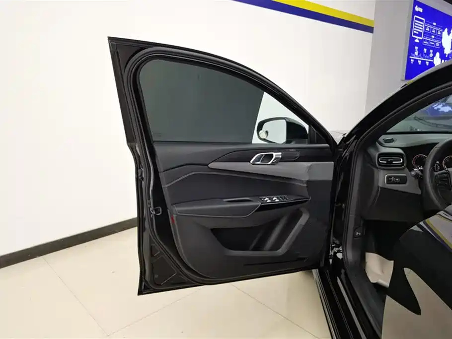 LYNK&CO 02 HATCHBACK 2022