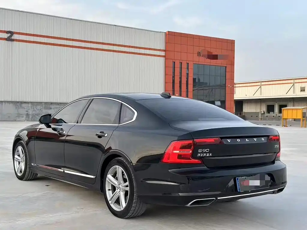 VOLVO S90 2019