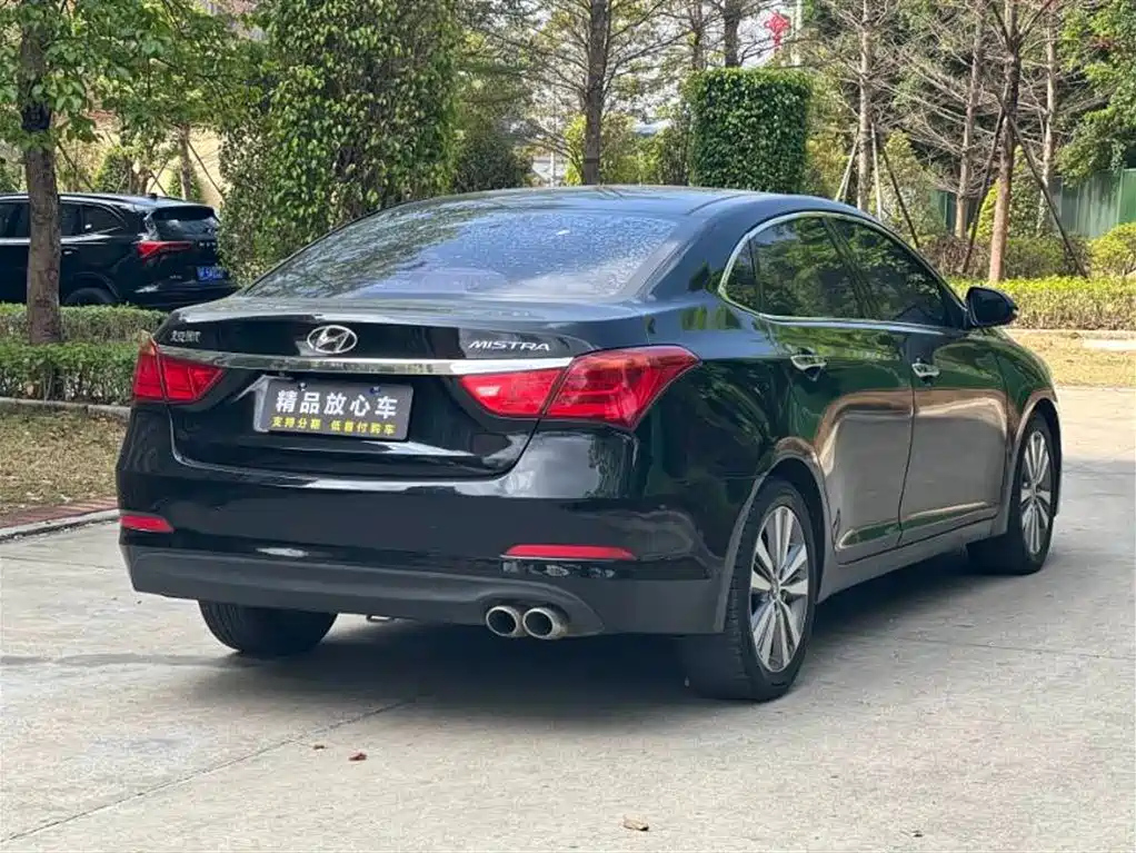 HYUNDAI MISTRA 2014