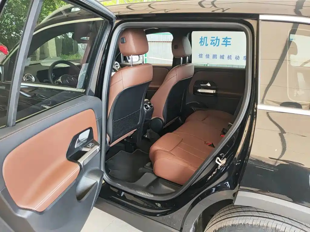 MERCEDES BENZ GLB 2024