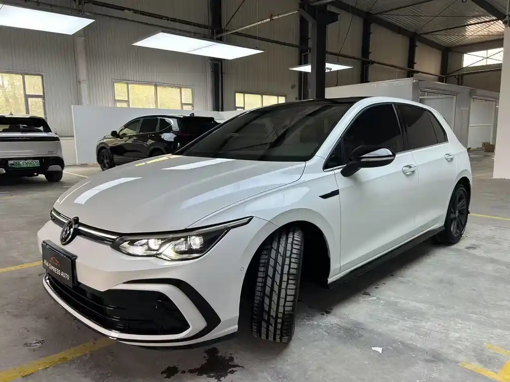 VOLKSWAGEN GOLF 2021