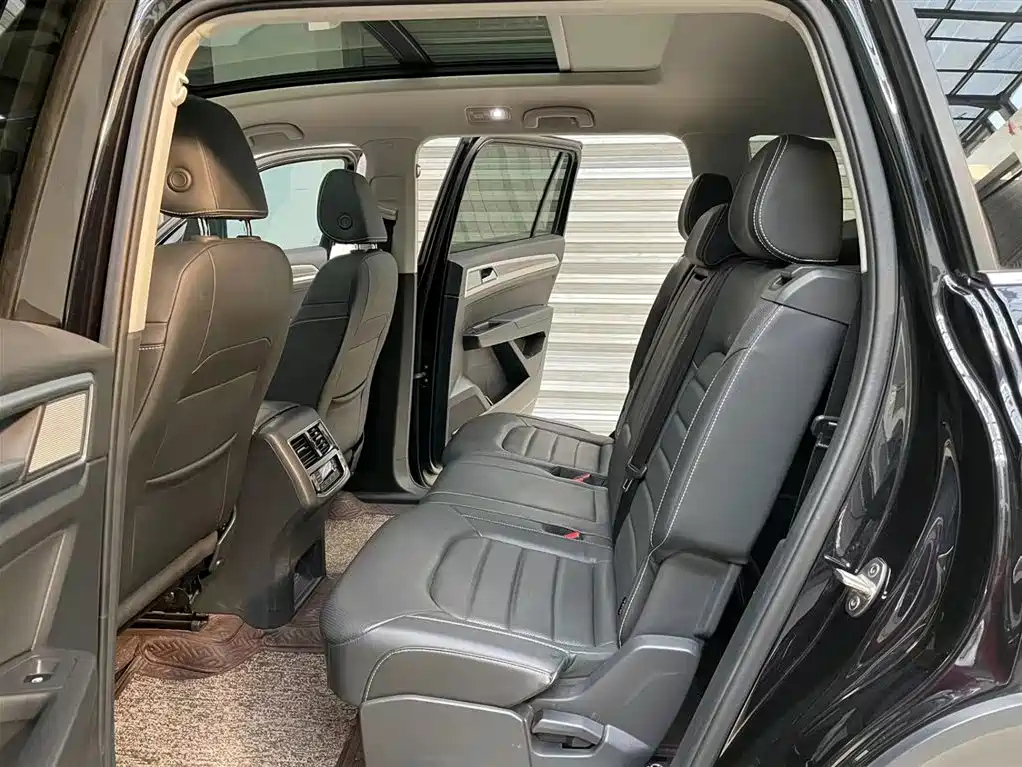 VOLKSWAGEN TOURAN 2021