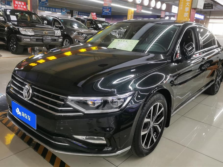VOLKSWAGEN MAGOTAN 2020