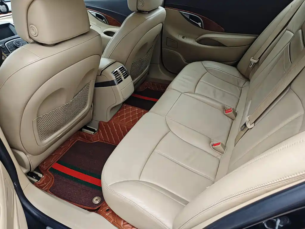 BUICK LACROSSE 2011