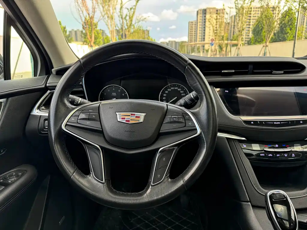 CADILLAC XT5 2018