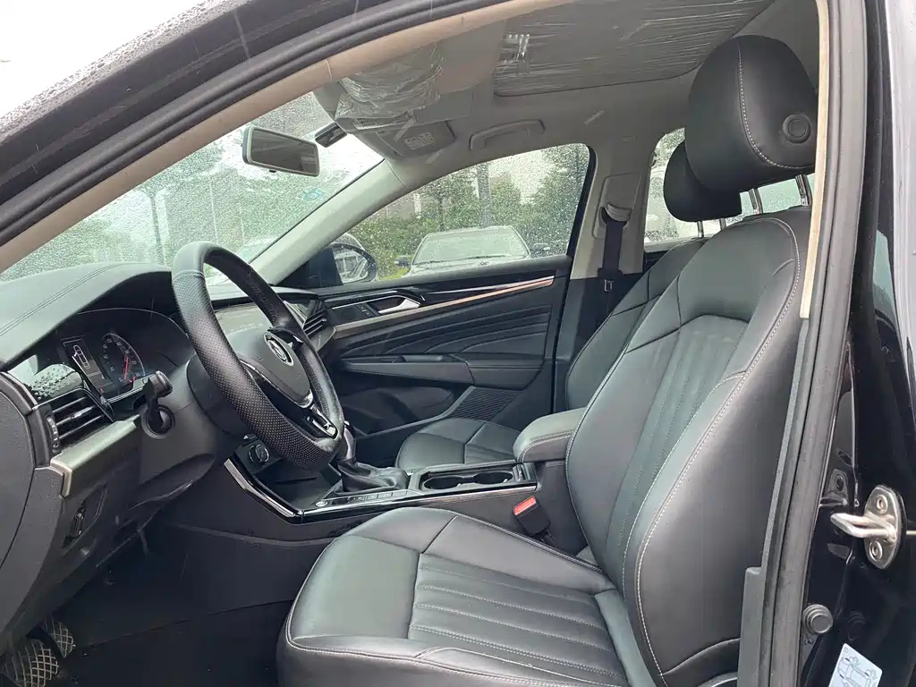 VOLKSWAGEN PASSAT 2019