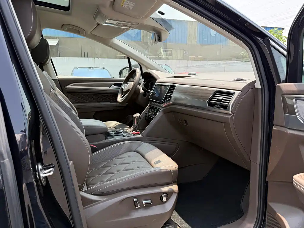 VOLKSWAGEN VILORAN 2020