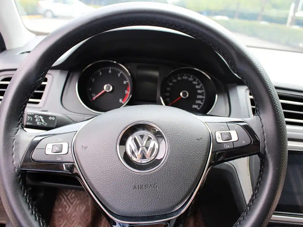 VOLKSWAGEN LAVIDA 2019