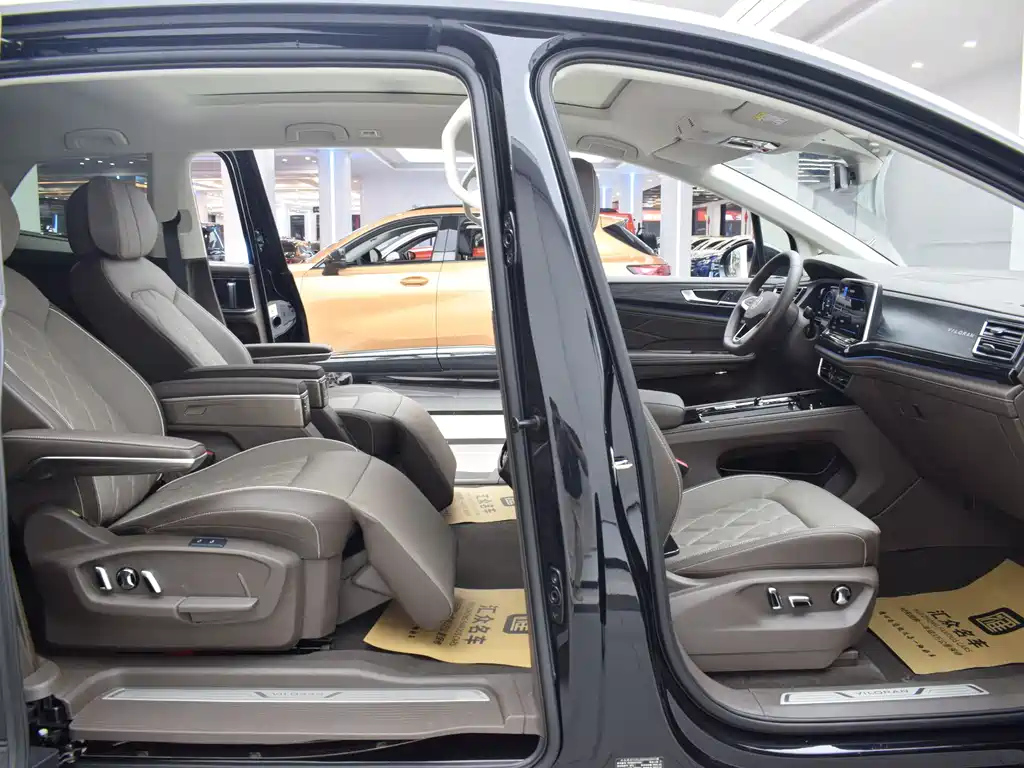 VOLKSWAGEN VILORAN 2024