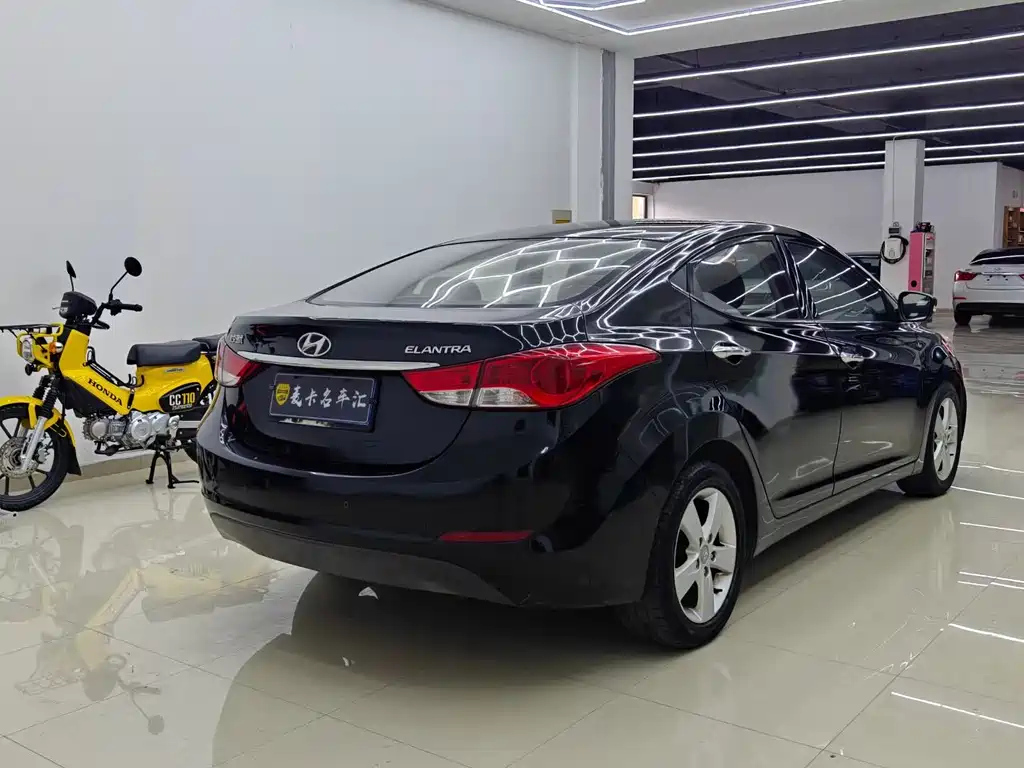 HYUNDAI ELANTRA 2013