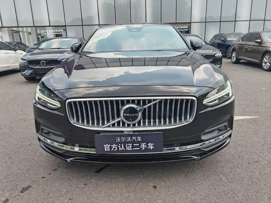 VOLVO S90 2025