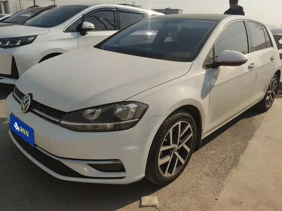 VOLKSWAGEN GOLF 2020