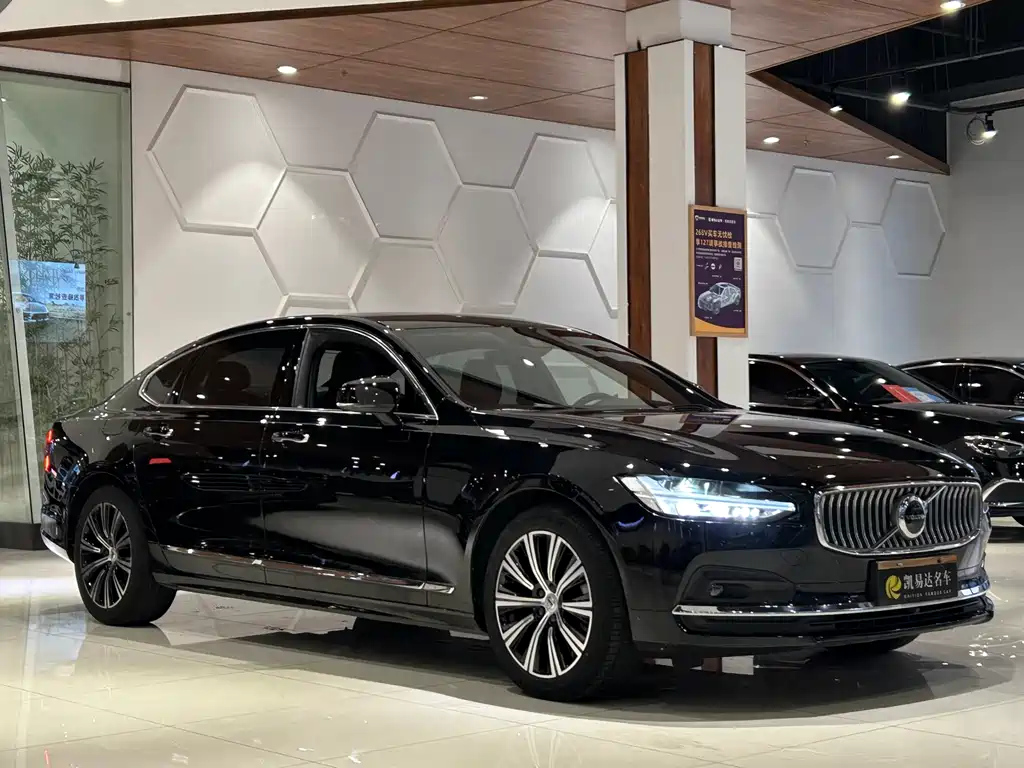 VOLVO S90 2021