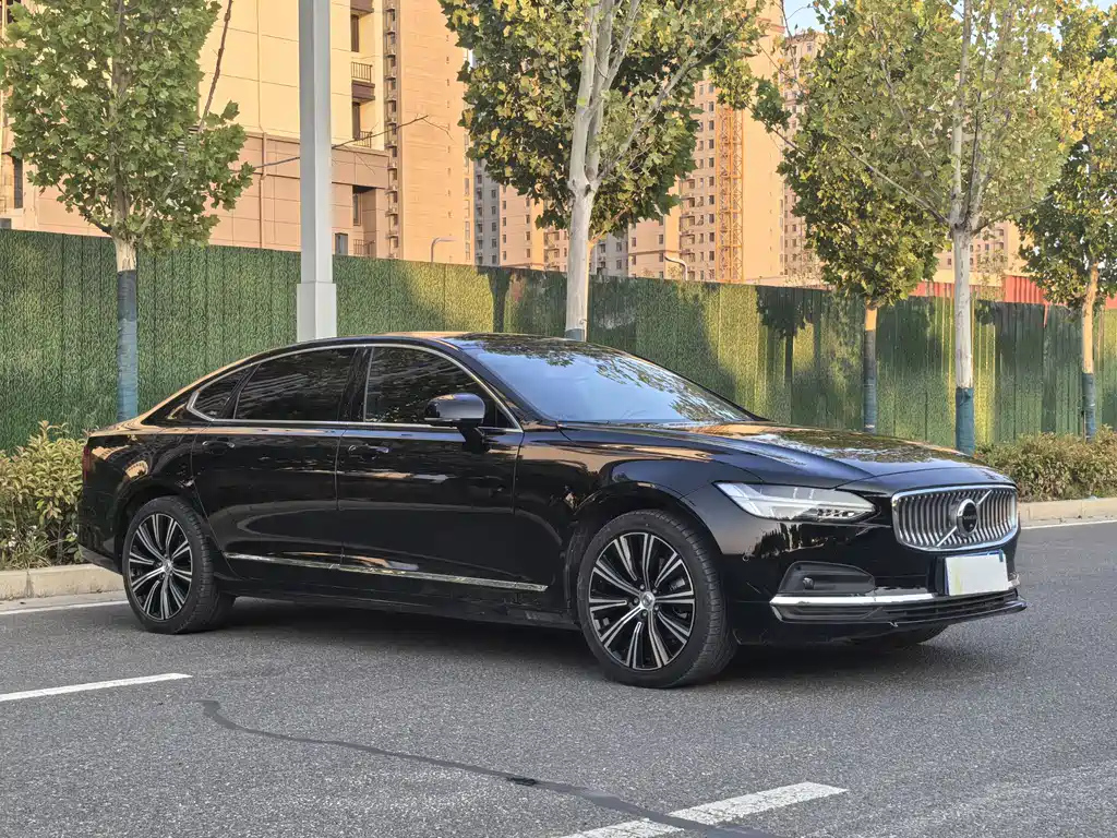 VOLVO S90 2024
