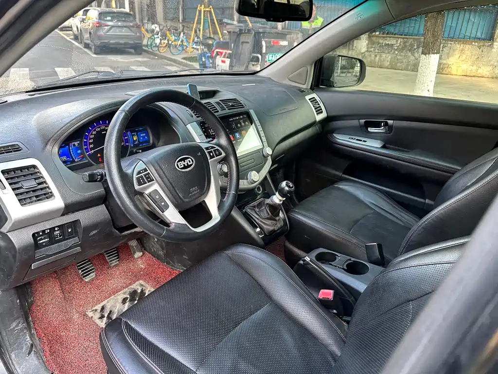 BYD S6 2014