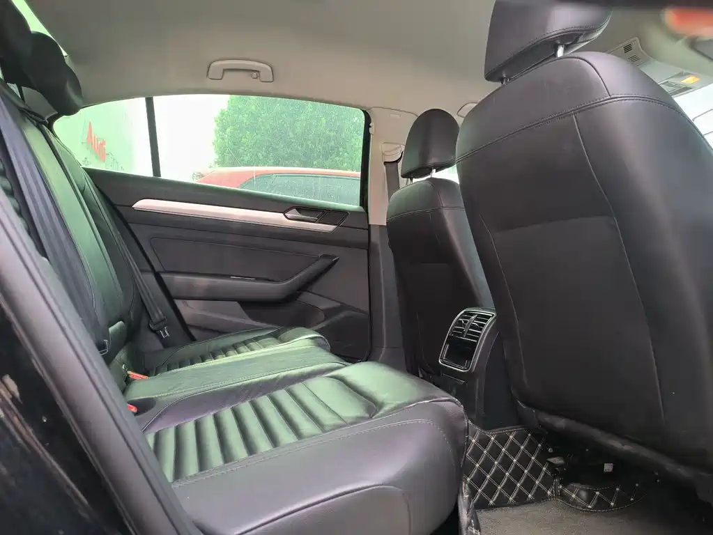VOLKSWAGEN MAGOTAN 2019